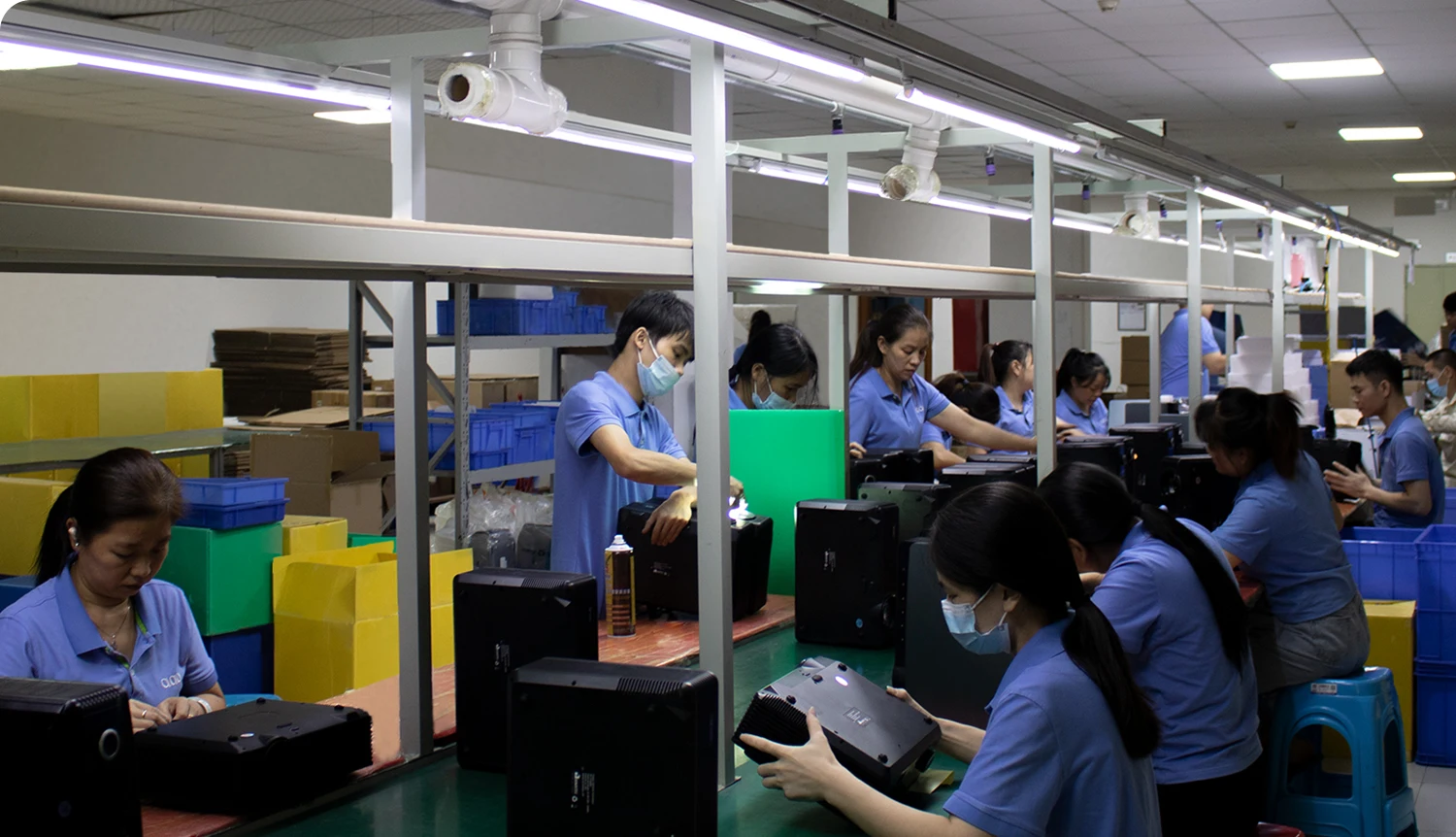 Original Factory Outdoor LCD LED 4K 1080p Wifi TV 10000 Lumens Portable Android Smart Pro Bluetooth Proyector Price Projector