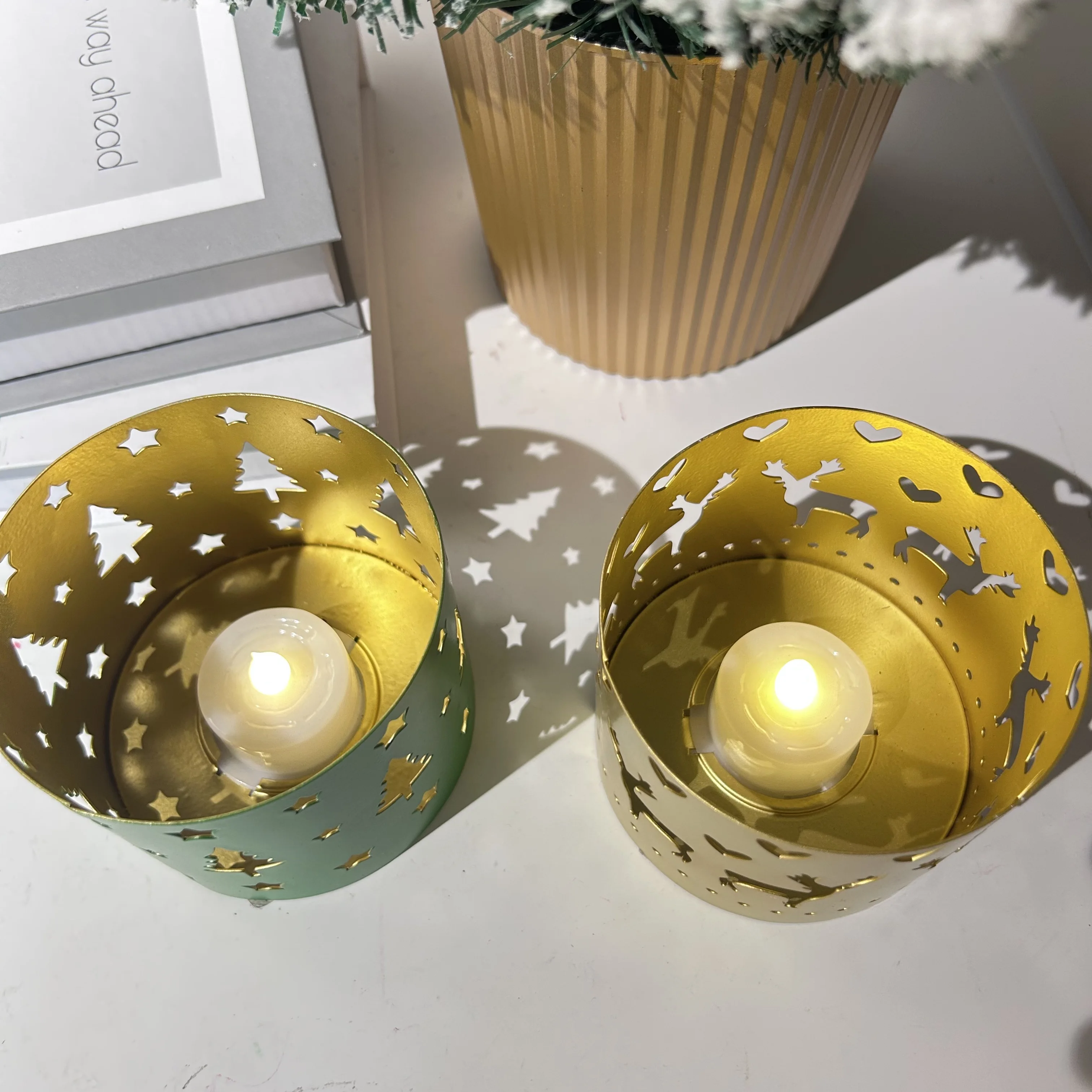 Nafang Gold Reindeer Metal LED T-Light Candlestick Christmas Tree Design Votive Candle Holders Home Decor Dining Room Christmas
