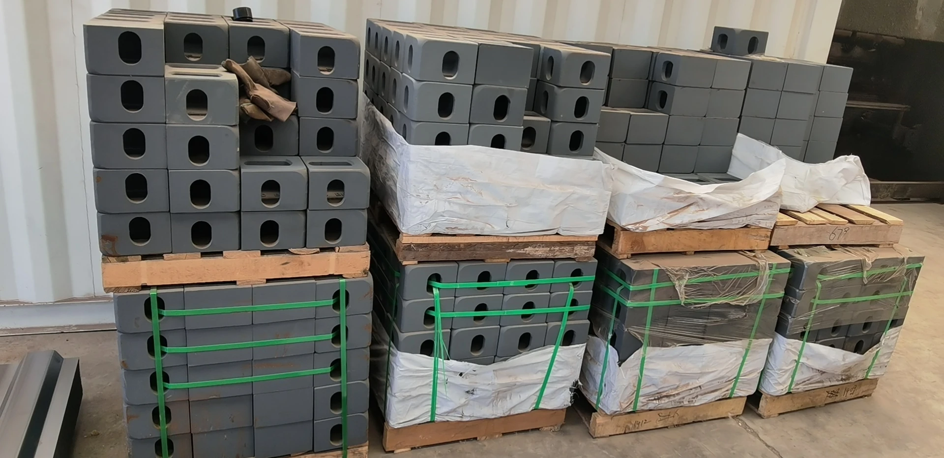 Steel Material and shipping container Application ISO 1161 Corner Casting.container door hinge and lock .container bridge clamps