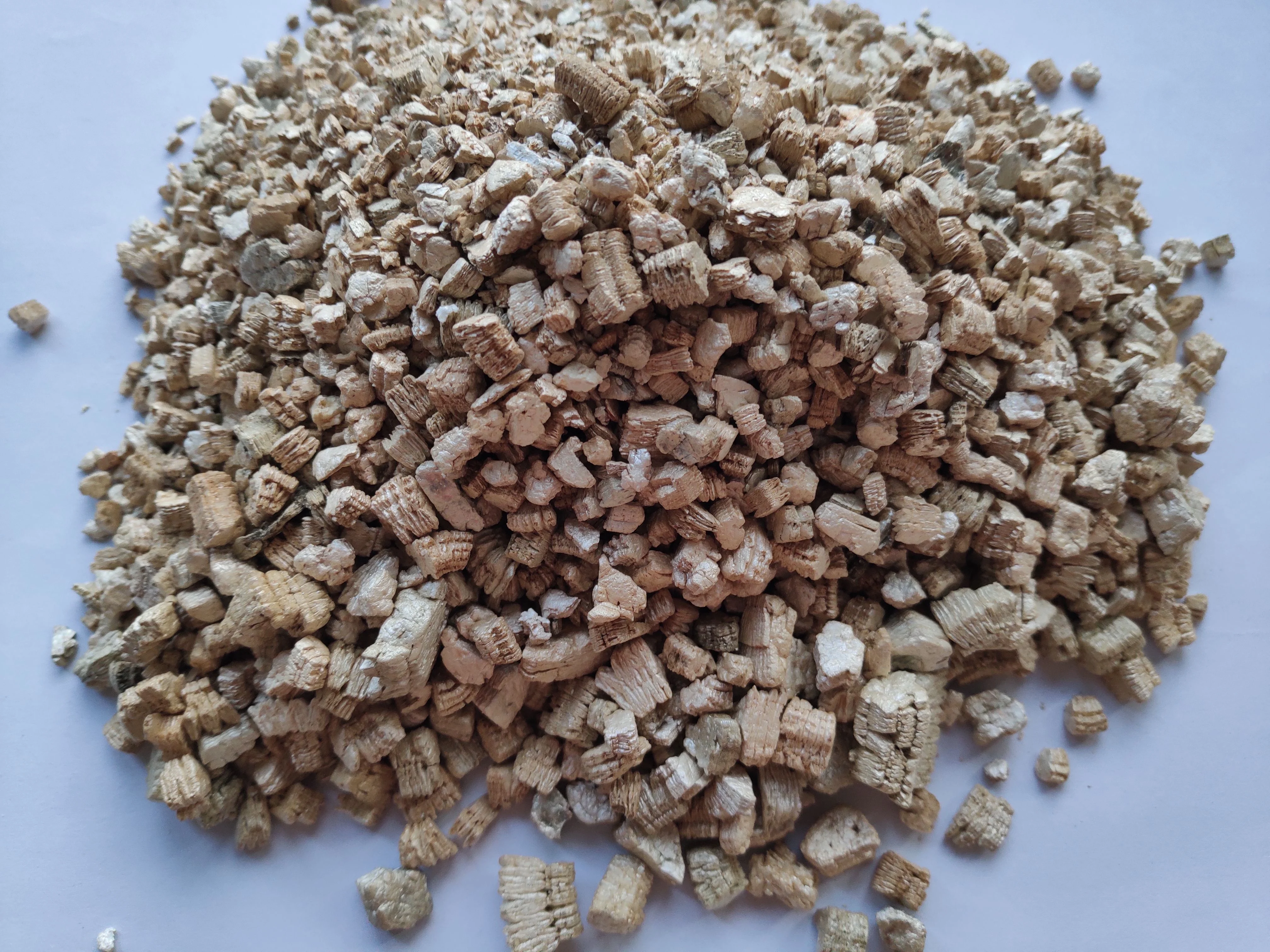 lower price per ton vermiculite