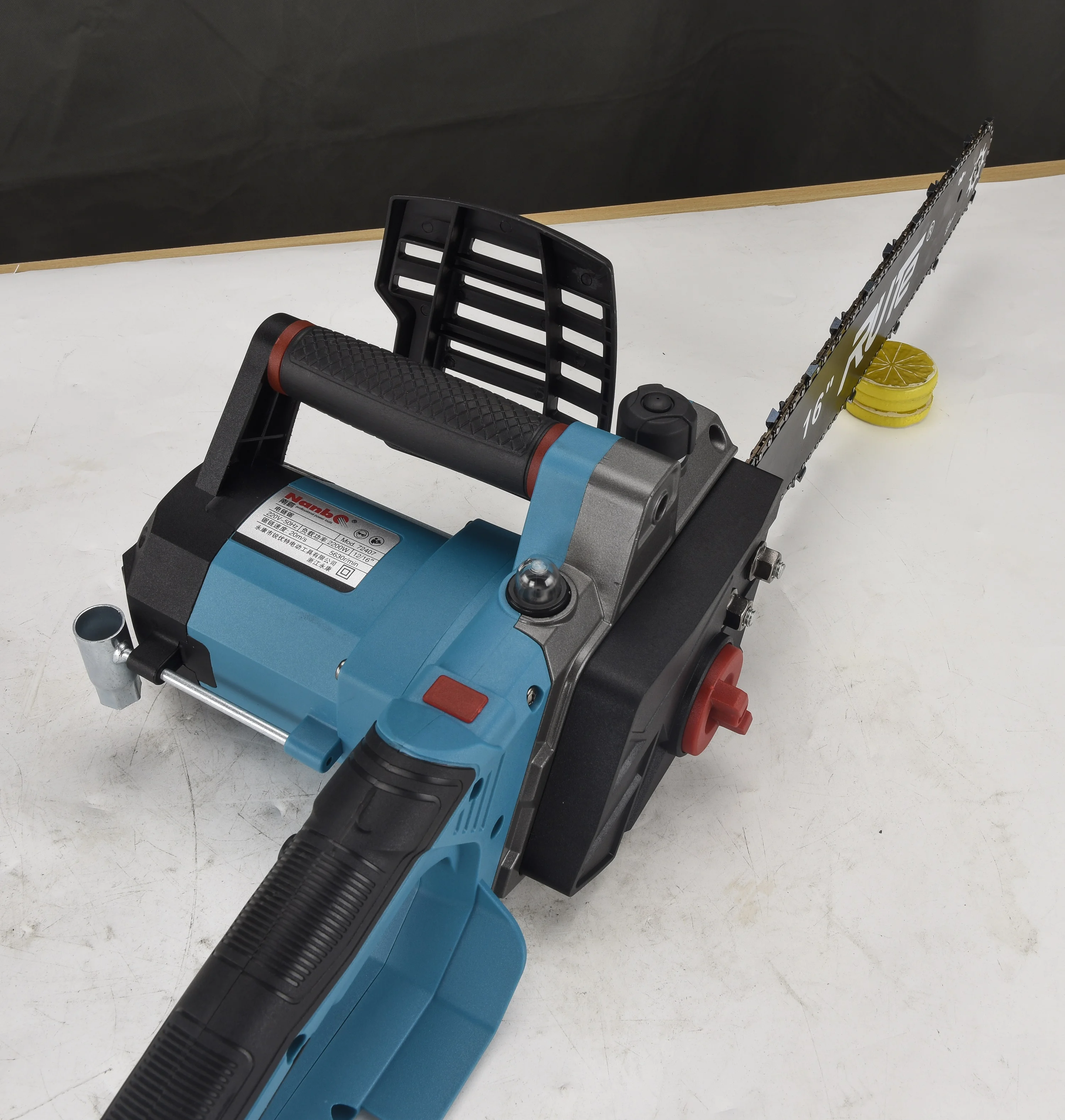 China Professional Manufacture Garden Equipment Chain Saw Chain Saw Wood Cutting Machine Electric Chainsaw