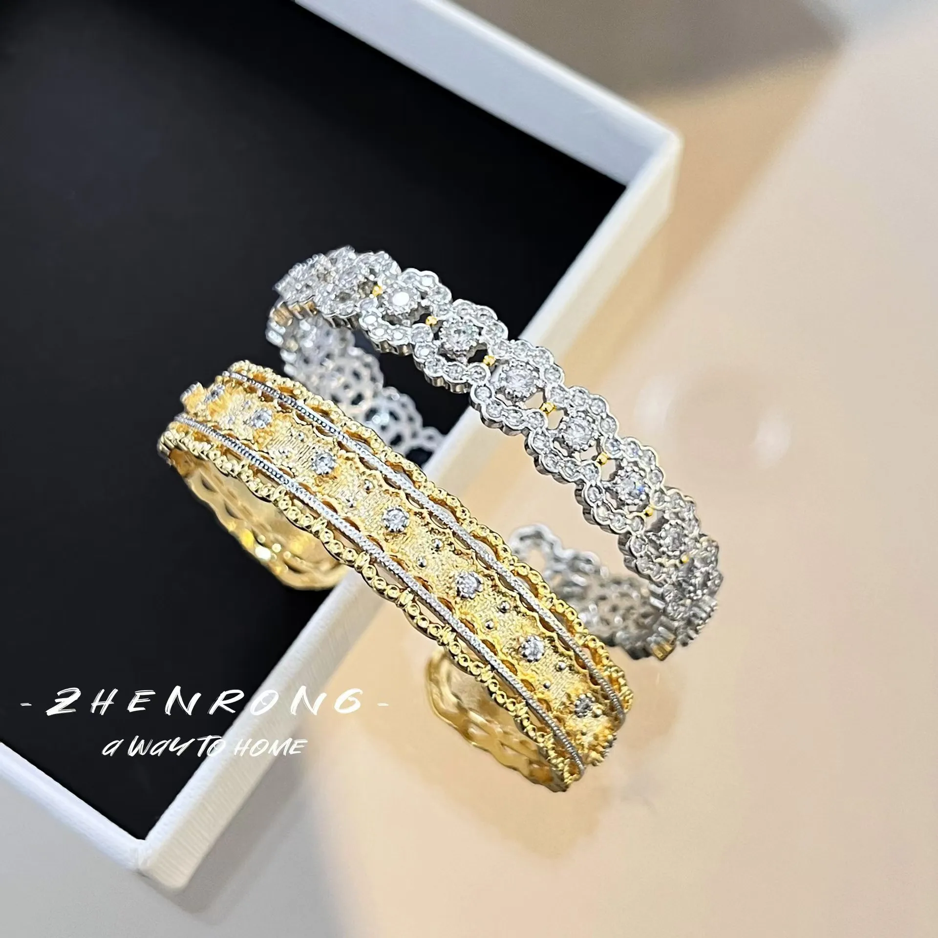 Trend jewelry 2024 Hot Sell Italian court style hollowed out full diamond gold plated silver plated flower bracelet for girl