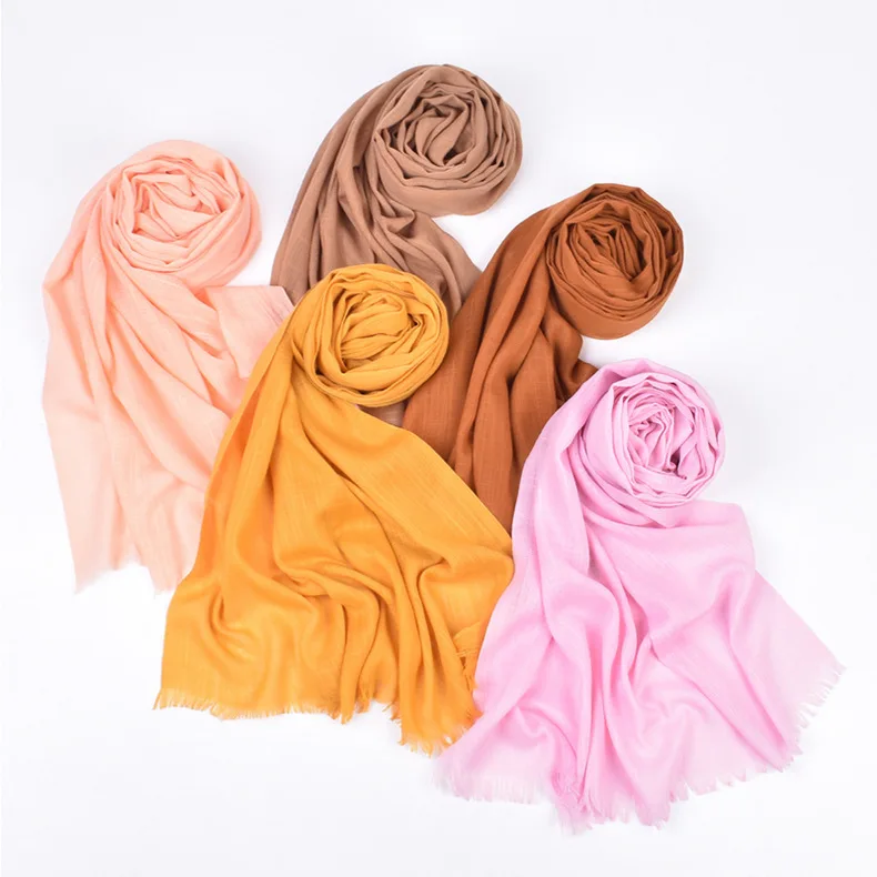 Hot Selling Fashion Ladies Solid Color Soft Cotton Plain Hijabs Muslin Women Newest Bamboo Yarn Plain Cotton Head Scarf Hijabs