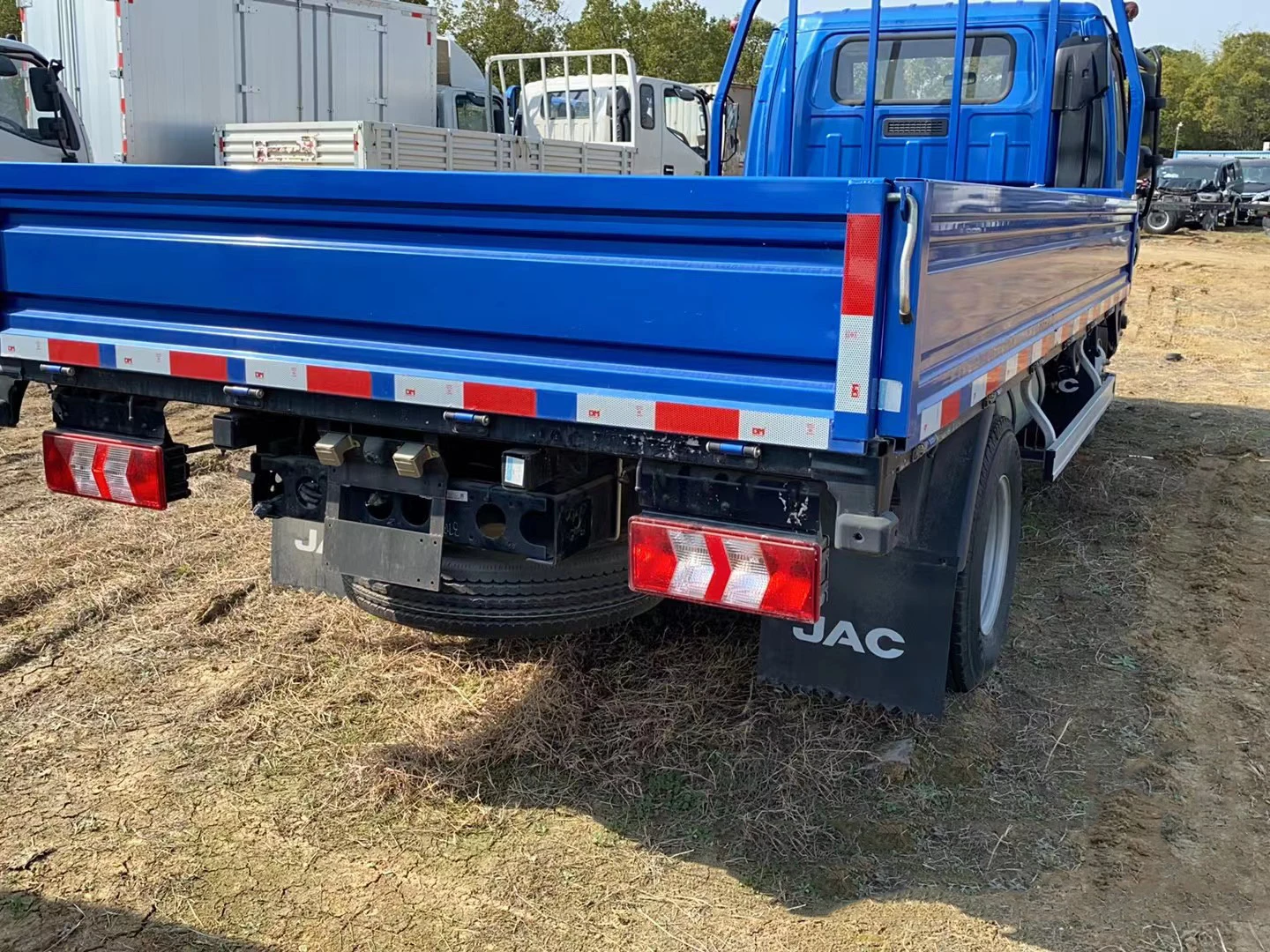 2 tons JAC light lorry right hand drive 4*2 truck for sale