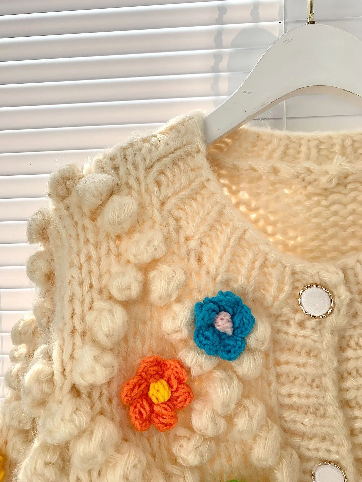 Custom Wholesale Knitwear Popular Fashion Hollow Out Knitted Men Knitted Flowers Vintage Sweaters Cardigans