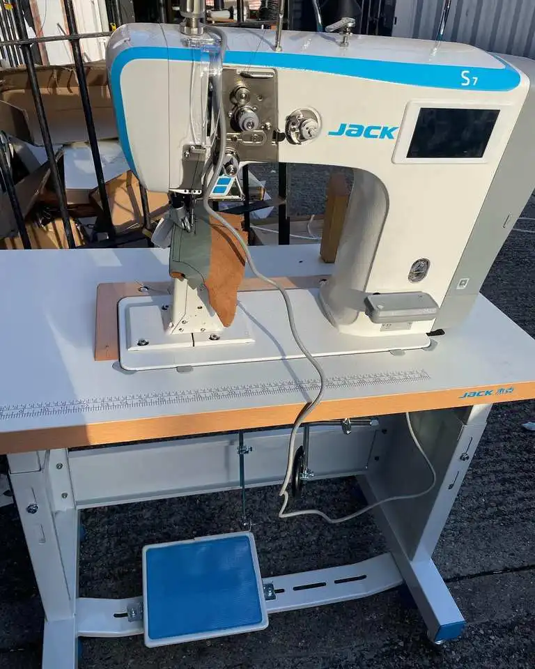 New JACK S7 Digital Post Bed Lockstitch Machine Roller Feed Industrial Sewing Machines