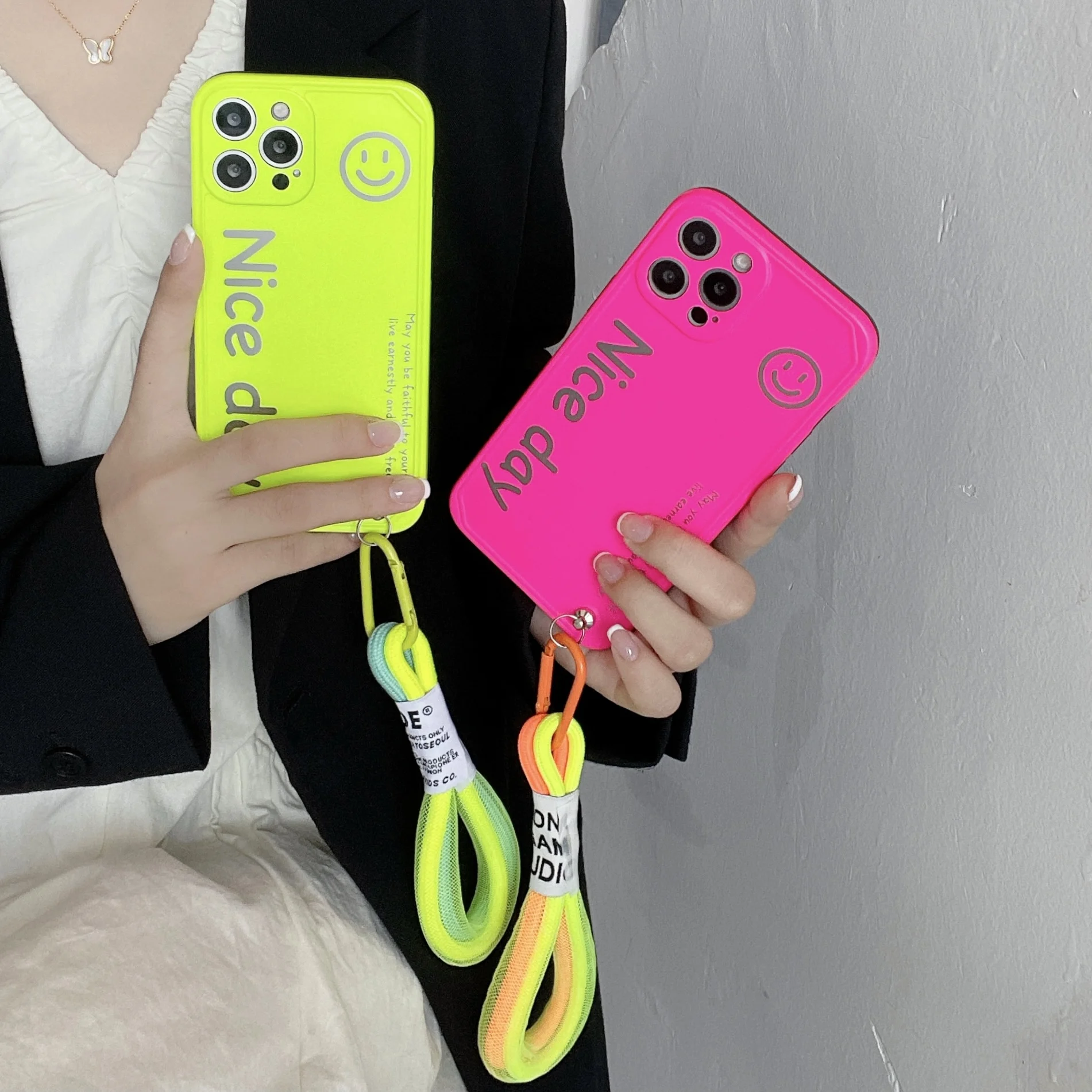 INS Smiley Fluorescence Lanyard Hand Strap Lanyard Phone Case For iPhone 11 12 13 Pro Max XS X 8 7 Plus SE 20 Soft Silicon Cover