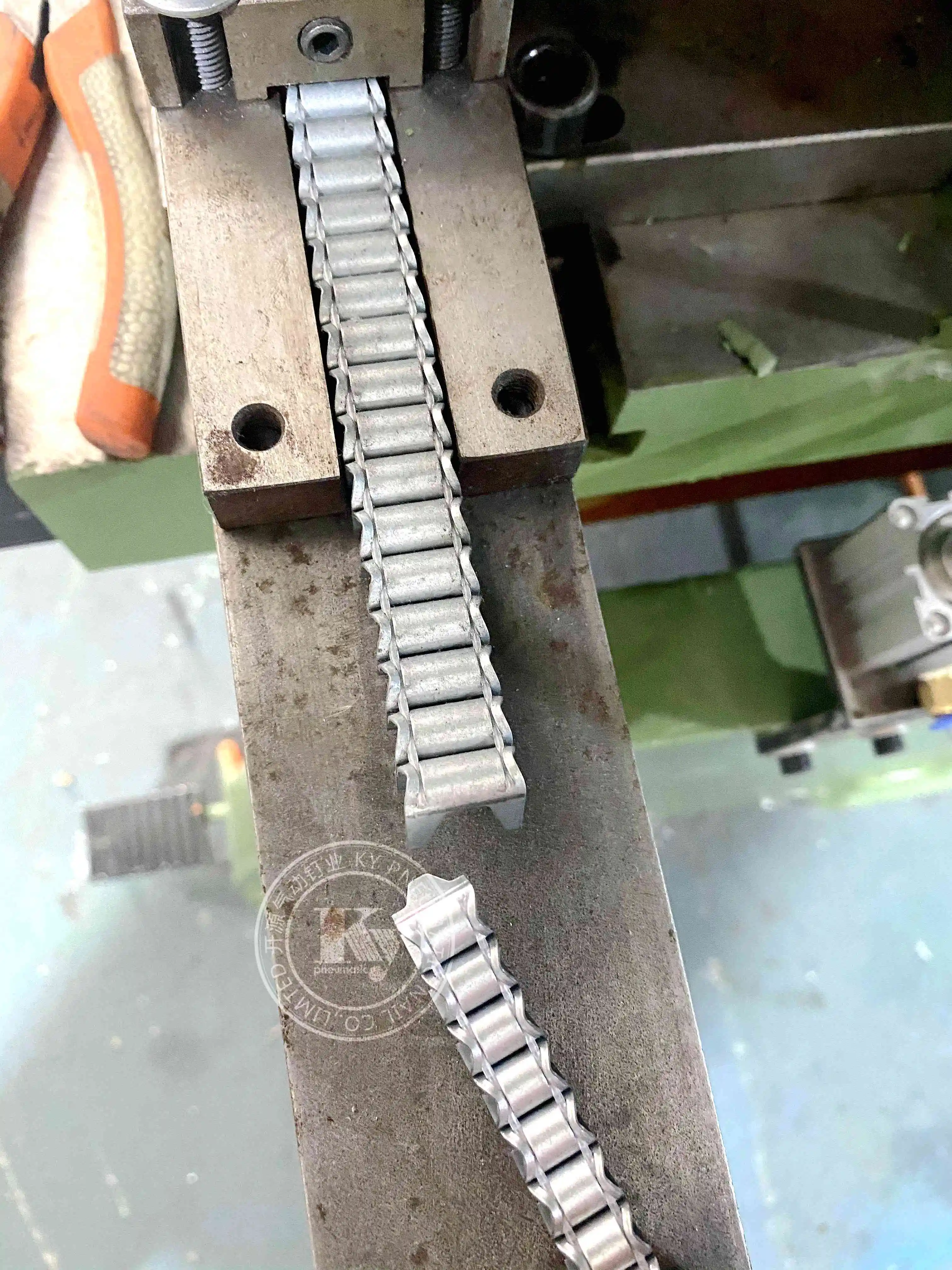 Spring Furniture Staple Fastener Mattress Clip Machine CL72 M66