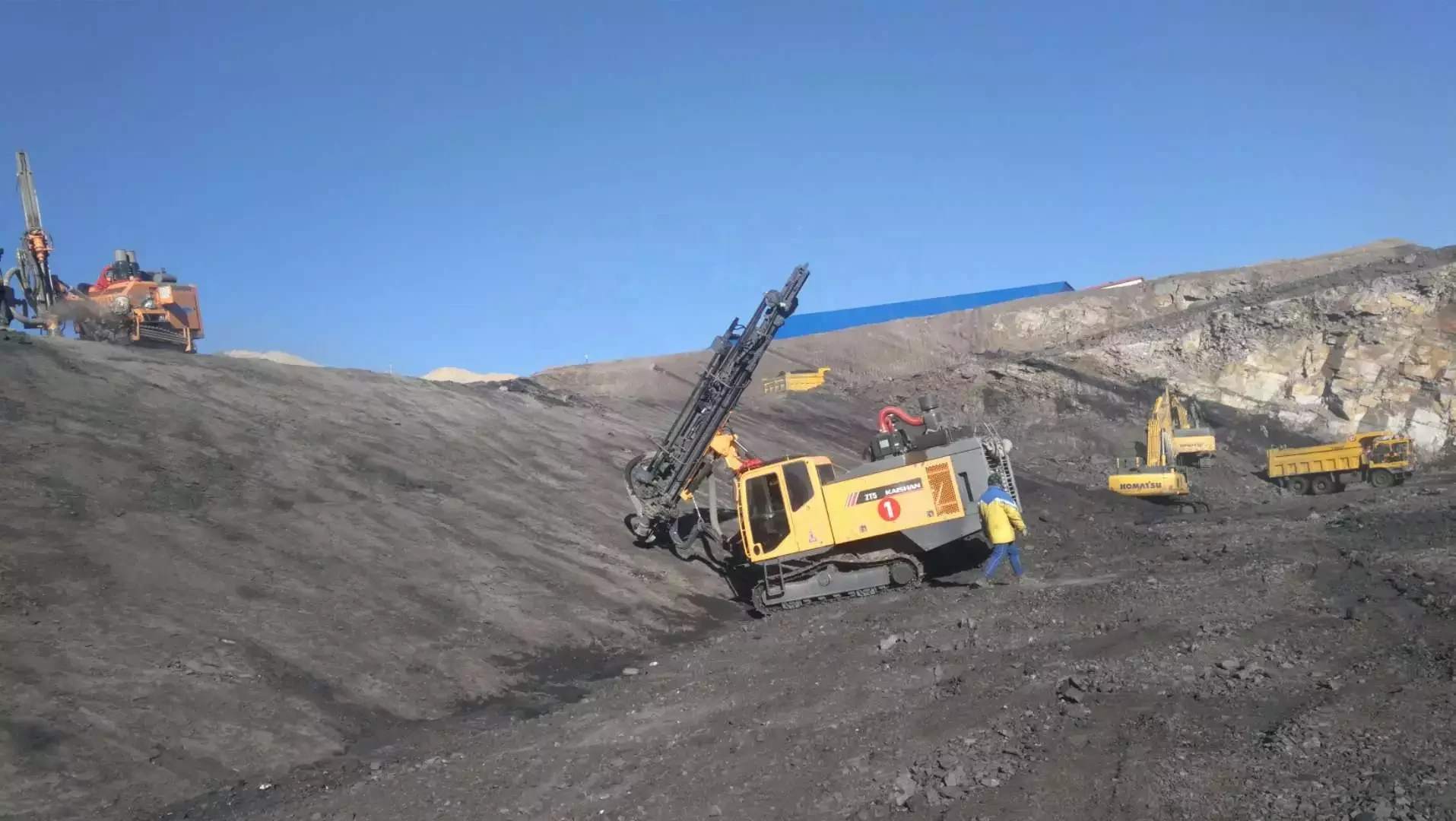 High performance Kaishan Integrated ZT5 DTH quarry drilling  rig machine for open use in High Quality