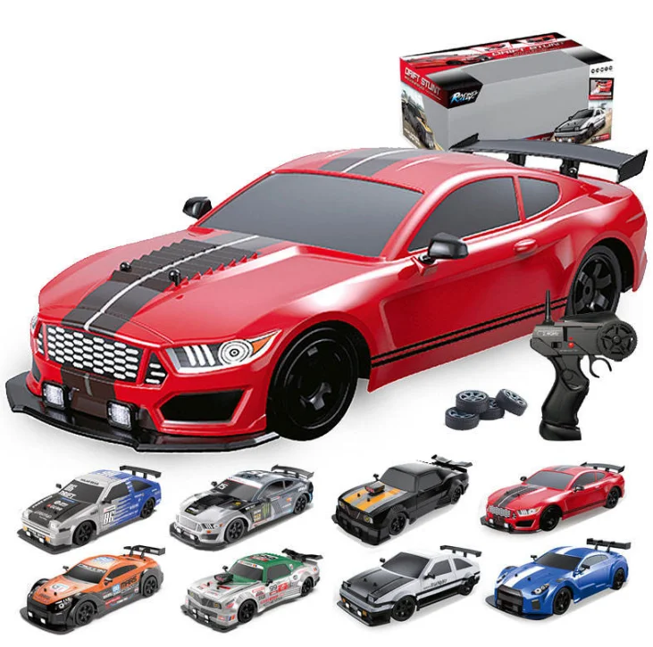 1/16 Scale Electric High Speed Racing Cars 18km/h 2.4GHz 4WD Model Radio Controlled Spray Drift Cars For Kids
