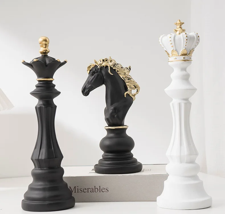 Quick Shipping Chess Resin Crafts King and Queen Shaped Home Decoration Ornaments