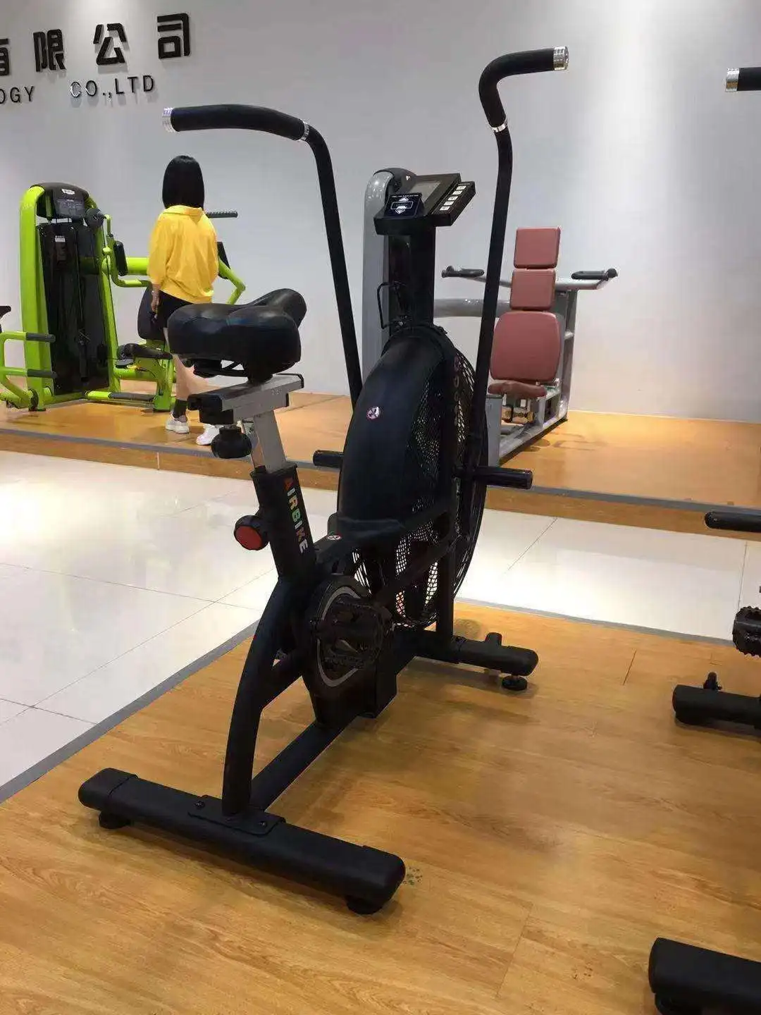 Manufacturer Fitness Equipment Body Building Upright Air Electric Bike Air Row Machine Mechanism