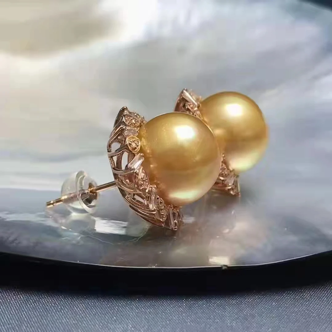 Комплект из кольца и серёг 18 К 11-12 мм 13-14