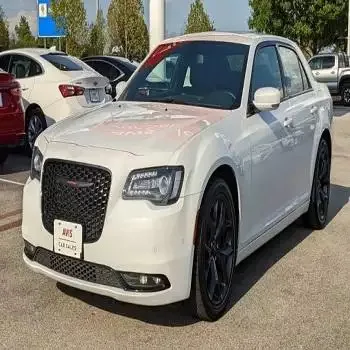 Довольно используемый 2020 2021 Chrysler 300c/200c очень хороший пробег