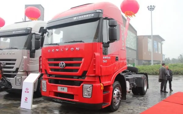 HOWO SINOTRUK 380hp Genlyon Tractor Truck