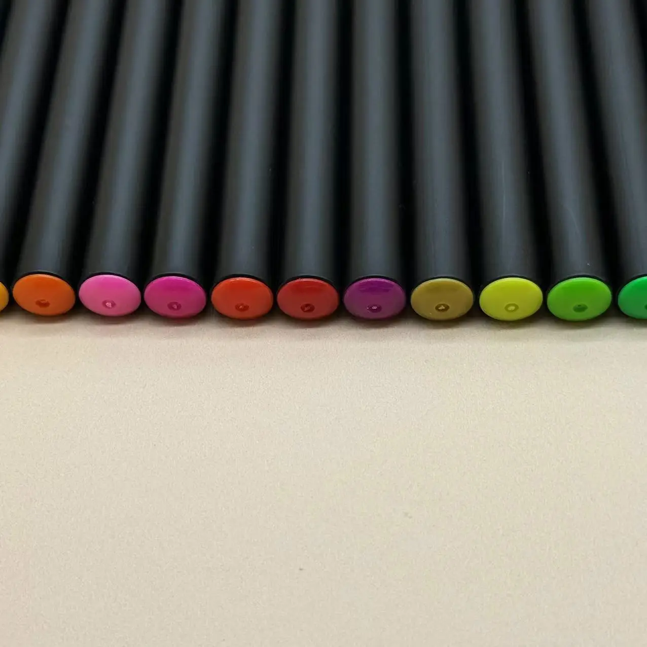 Hot Selling 12/20/24 Colors Wholesale Soft Flexible Felt Tip Watercolor Brush Pens And 1 Water Blending Pen