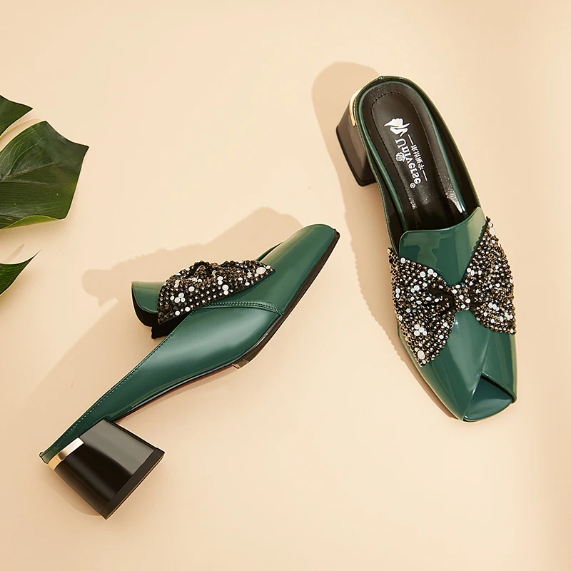 Универсальные кожаные шлепанцы м161 новейший дизайн модные зеленые блестящие с бантом-бабочкой и открытым носком