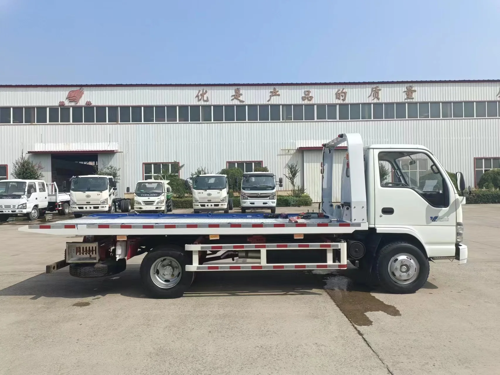 Isuzu 4x2 Легкая длинная кровать скользящая платформа аварийное устройство аварийно-спасательный вращатель Аварийный Грузовик ремонт дороги откатный эвакуатор