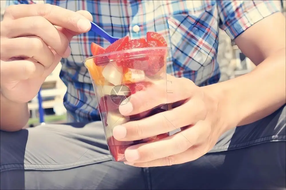 Custom logo plastic disposable juice cup and boba tea cups and yogurt cups with spoon for drink