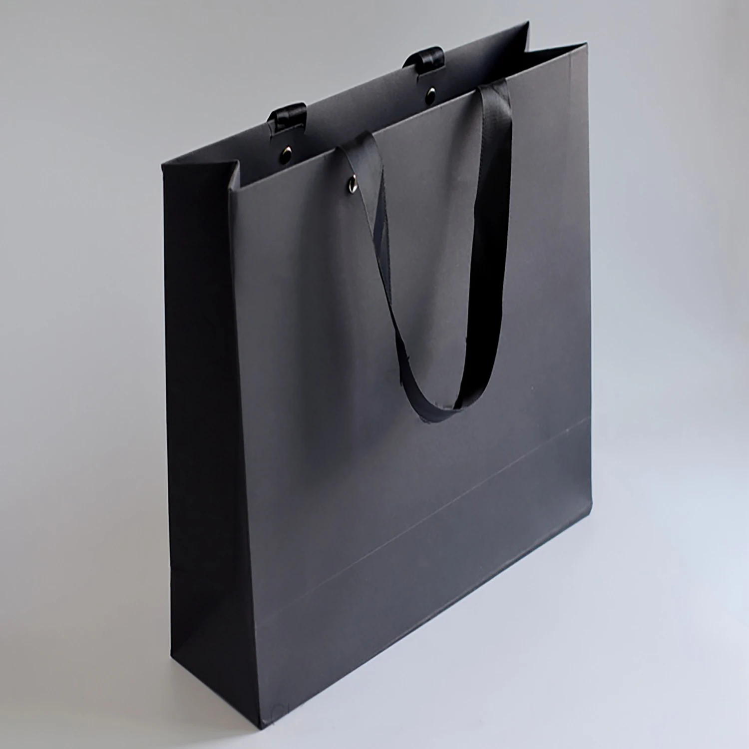 Shopping Clothing Packing Delivery Handbags Foldable Flat Pack Gift Boxes Portable Paper Bag