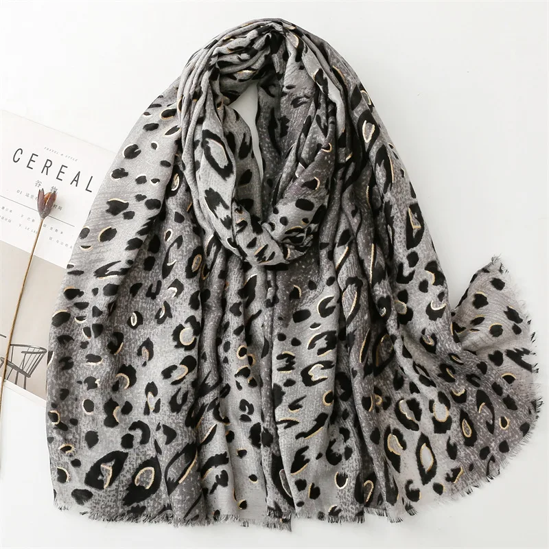 Wholesale Latest Design Women Long Large Leopard Print  Scarves Ladies Classic  Scarf Shawl Hijabs Muslim Women