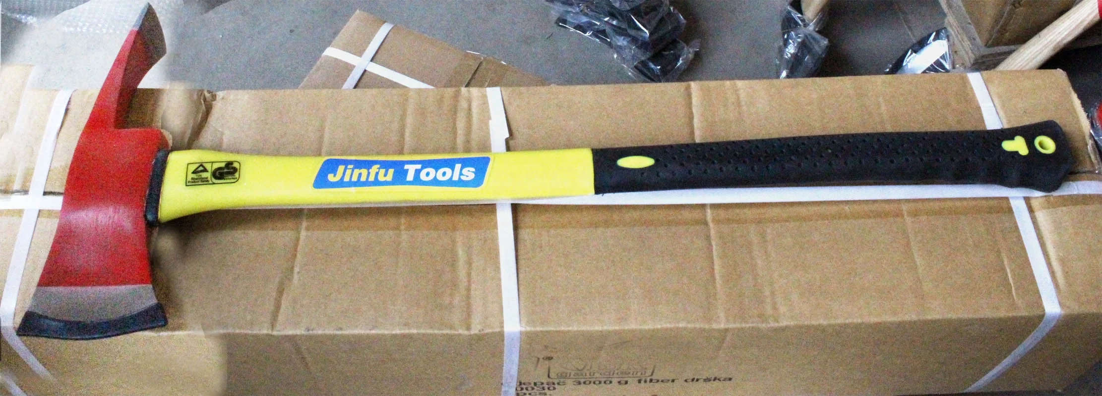 chisel fire axe with fiberglass handle