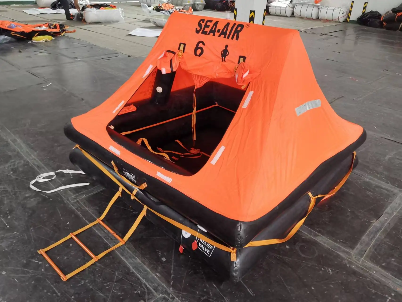 Factory SOLAS 6 person lifesaving rescue Self-Inflatable marine offshore ocean sailboat Life Rafts