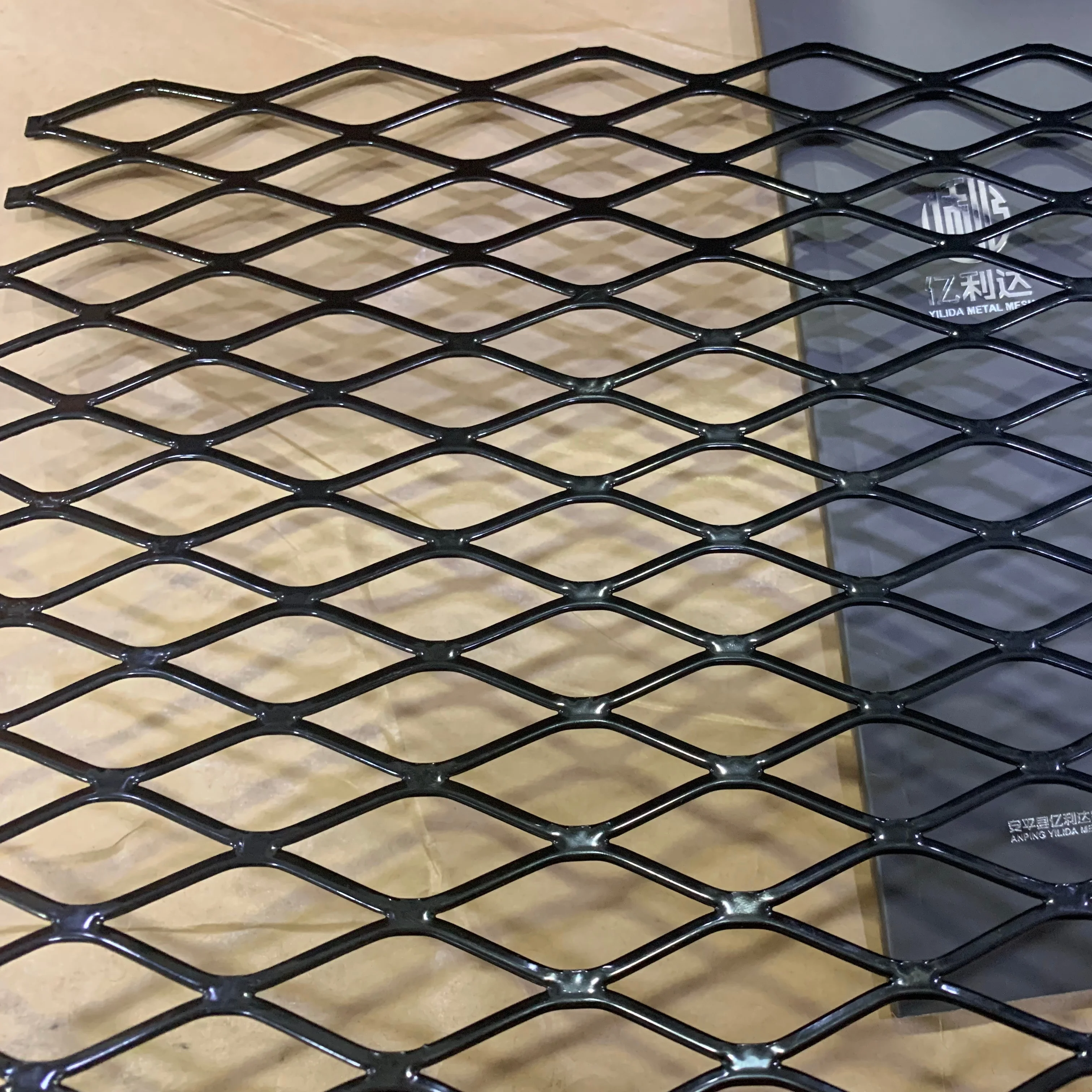 Плоский оцинкованный стальной черный порошковый расширенный