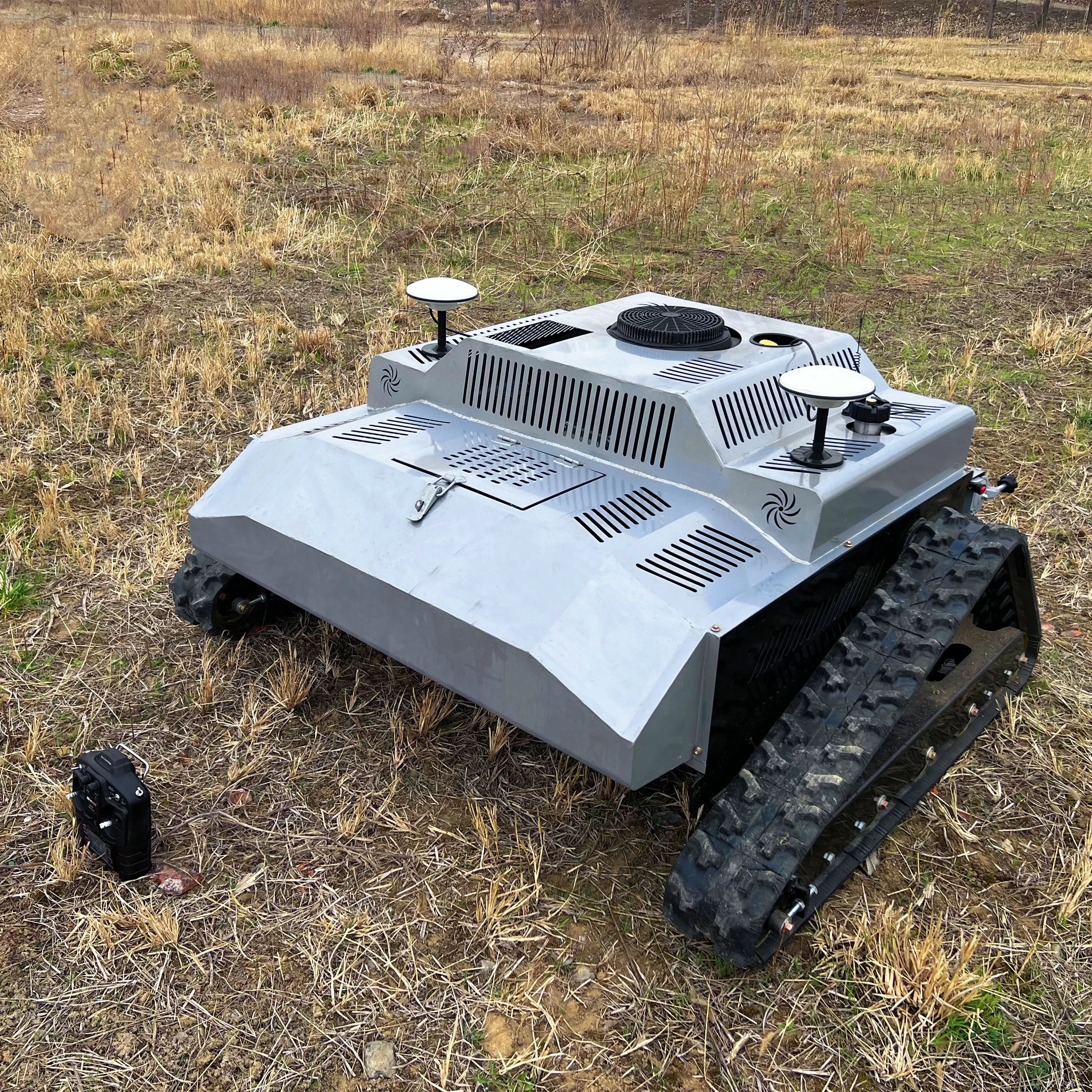 CE EPA GPS Grass Cutting Machine Agriculture Rubber Tracks Remote Control Robot Lawn Mower