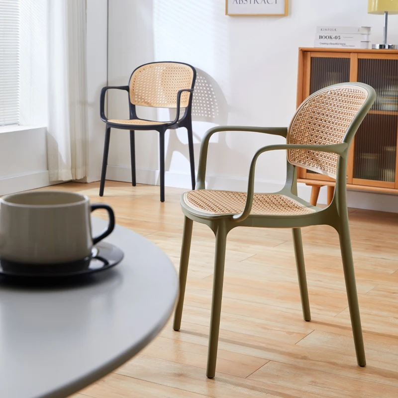 Nordic Modern Design Outdoor Leisure Rattan Plastic Chair for Small Family Armchair and Desk Chair for Dining Kitchen Use
