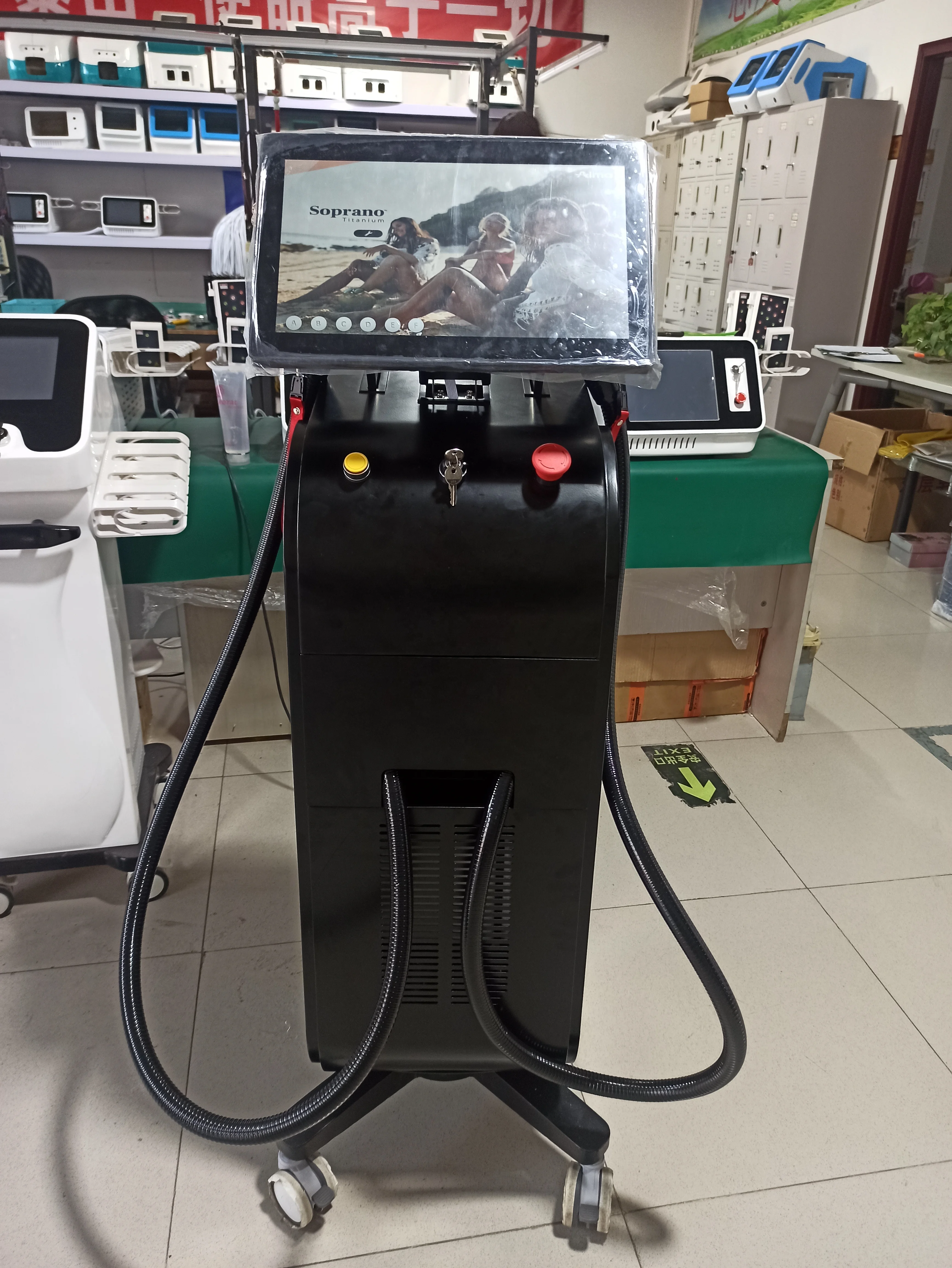 Stand Professional Laser Diode Hair Removal Machine Professional With 3 Wavelength 808 910 1064 for Hair Removal