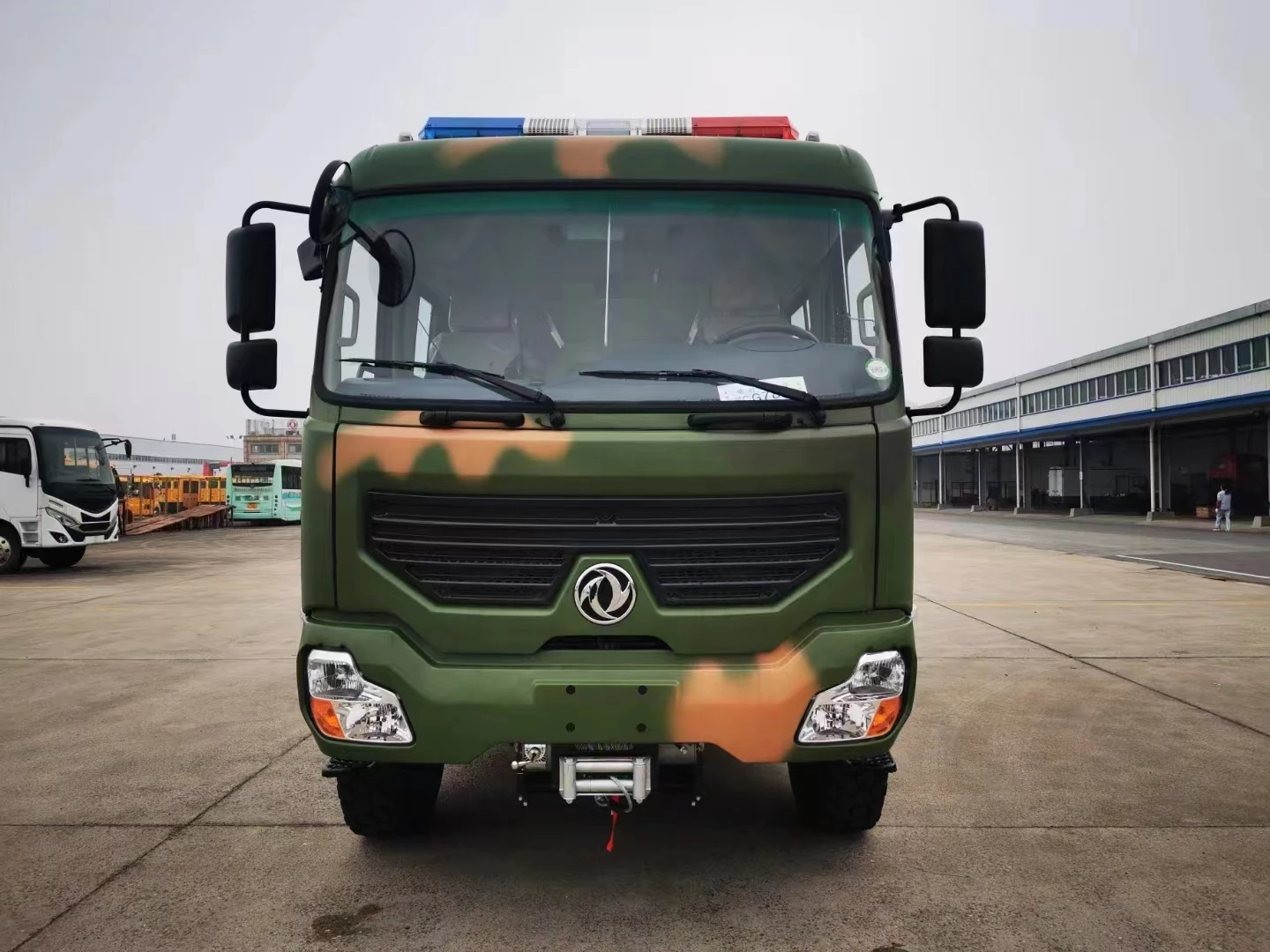 Китайский автобус Dongfeng 6x6 для пересеченной местности продажи в пуанте-Нуар