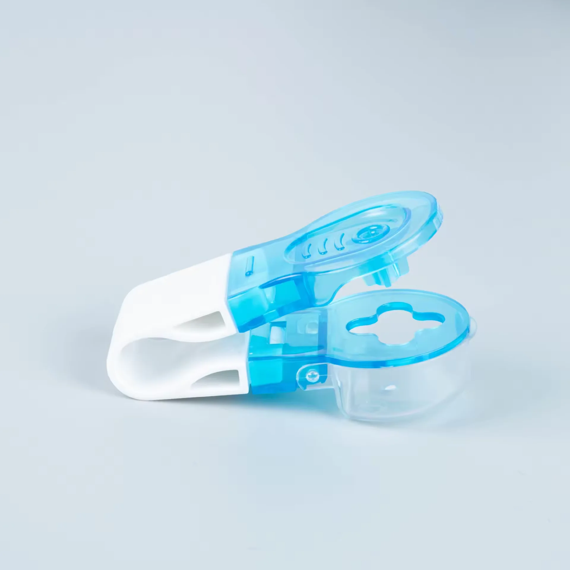 Easy to Take Out Pills Portable Plastic Pill Dispensing Containers for Household Using Supply