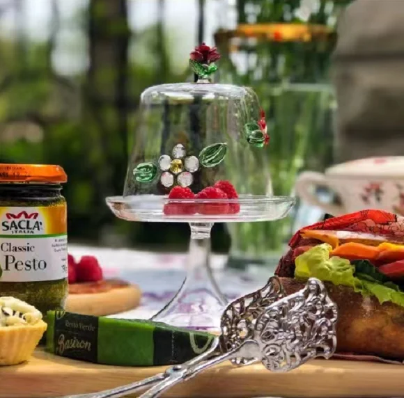 Custom Made Clear Hand Blown Heat-resistant Borosilicate Glass Dessert High-foot Stand with Colored Rose Top