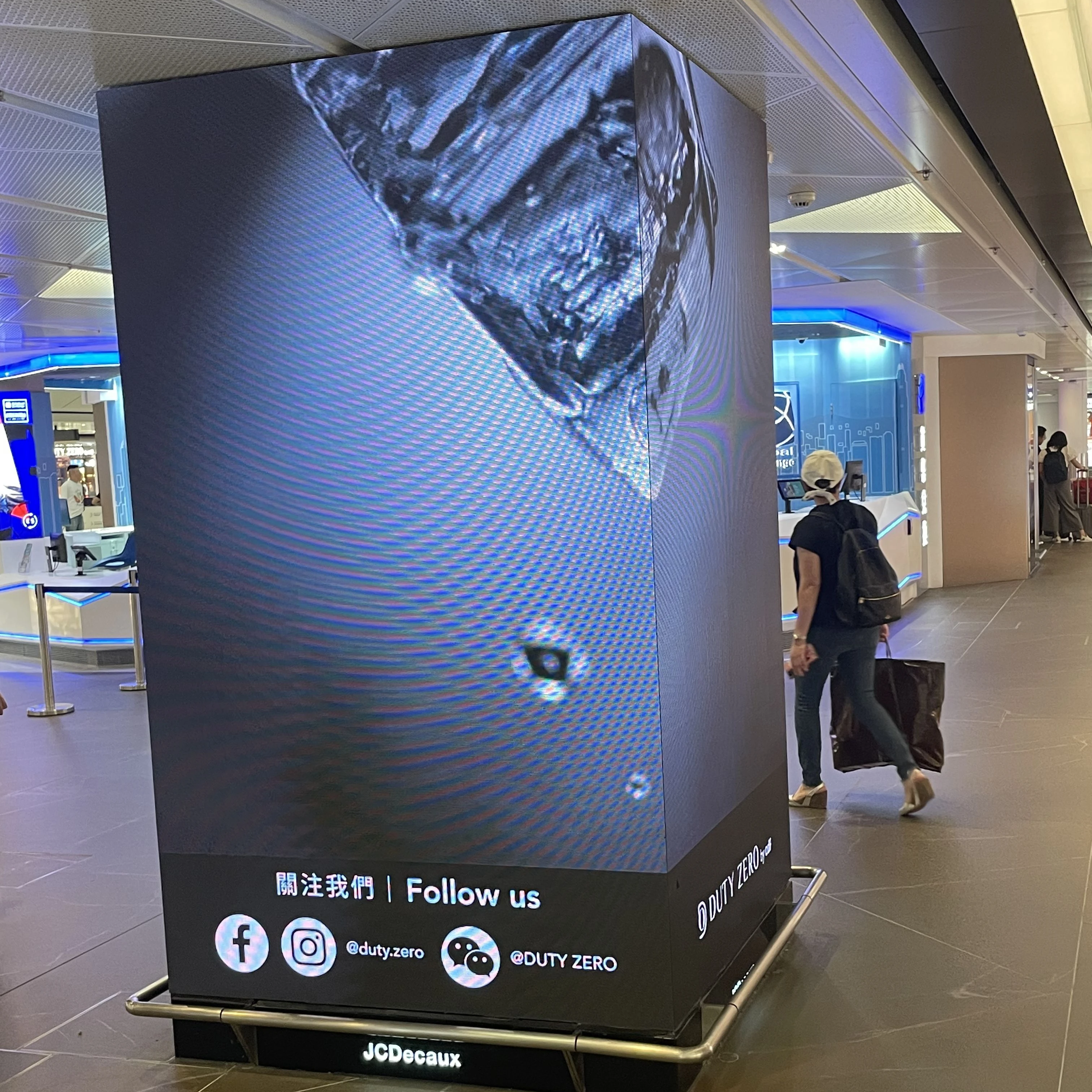 Lionled ведущая технология P1.25 HD высокая частота обновления рекламная панель для внутреннего магазина с алюминиевым шкафом
