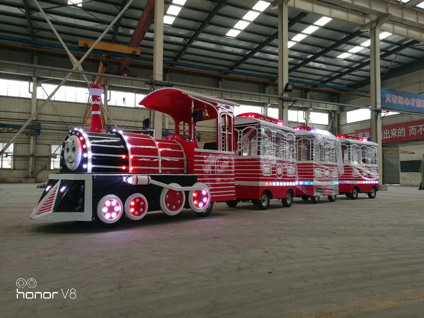 
Amusement park electric trackless tourist train rides Shopping mall train attraction tourist battery train for sale 