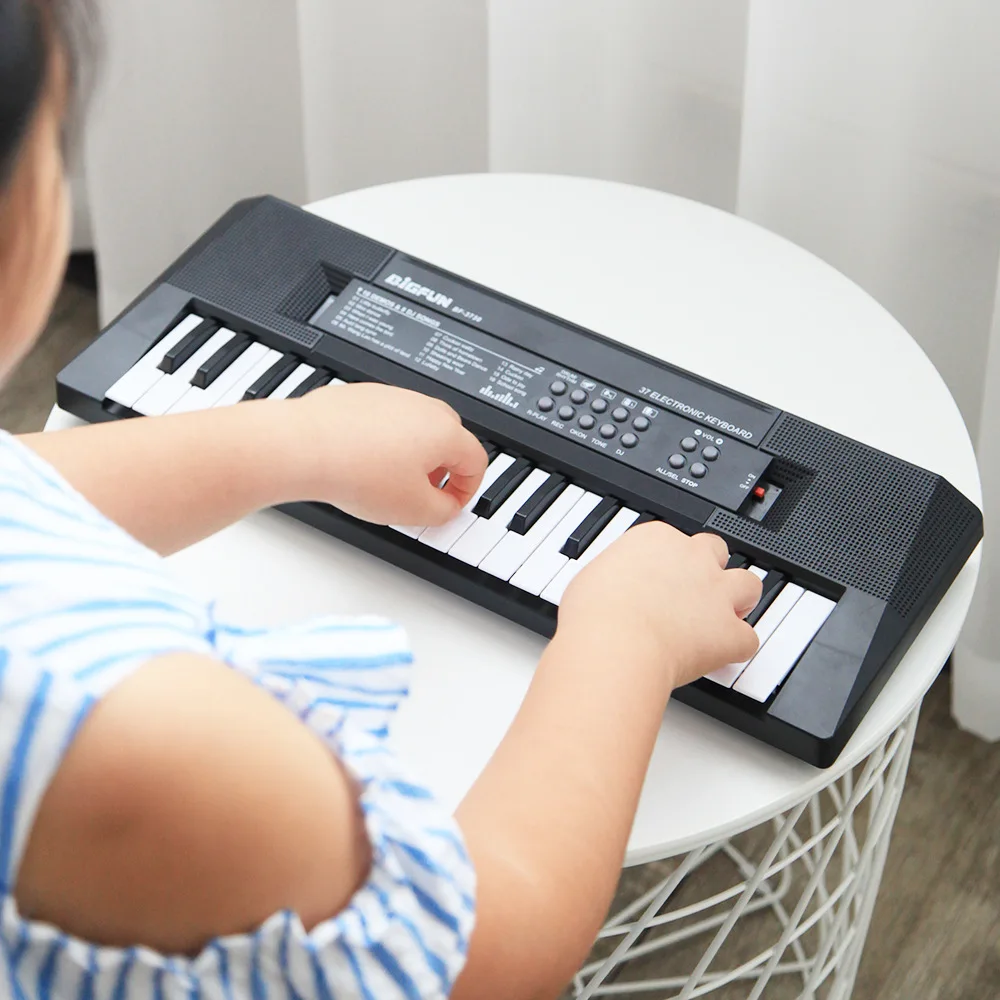 China USB Charging Keyboard Hot Selling 61 Keys Electric Piano