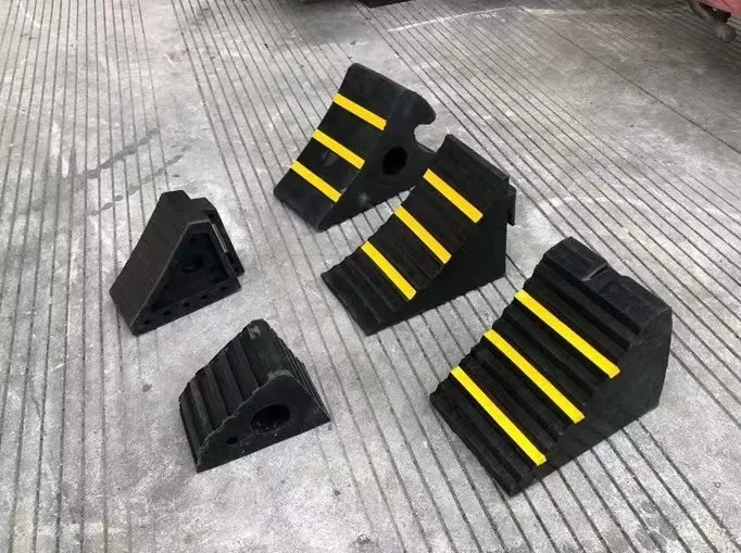 wheel stops/ Rubber Wheel Chocks blocks truck tire stopper/rubber car parking stopper