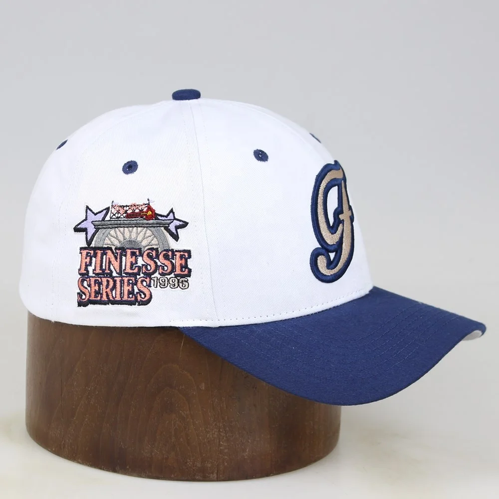 High Quality Curved Brim Baseball Caps Hats No Back Strap Custom White Crown Blue Brim Two Tone Embroidered Fitted Hat
