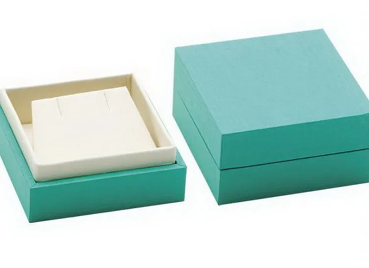 BRACELET BOX.jpg