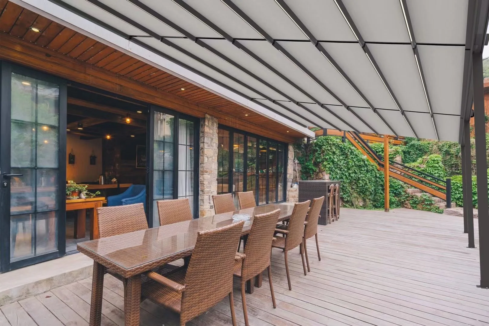 Customized  Pvc Waterproof Pergola  Aluminium Bioclimatic  Outdoor cafe Rolling Roof