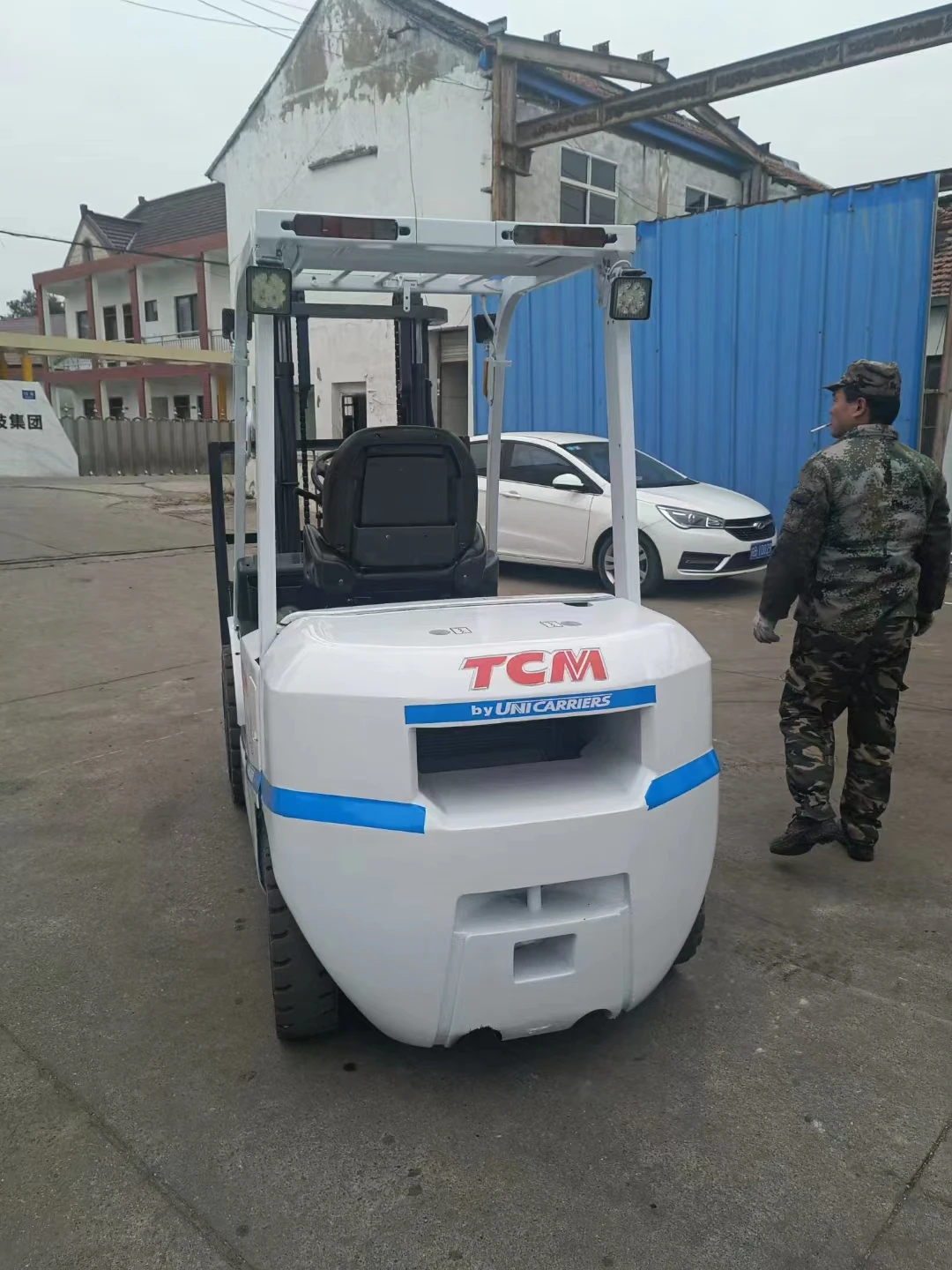 Дешевая цена купить высокое качество б/у TCM FD25 2500 кг грузоподъемность дизельный вилочный погрузчик сделано в Японии