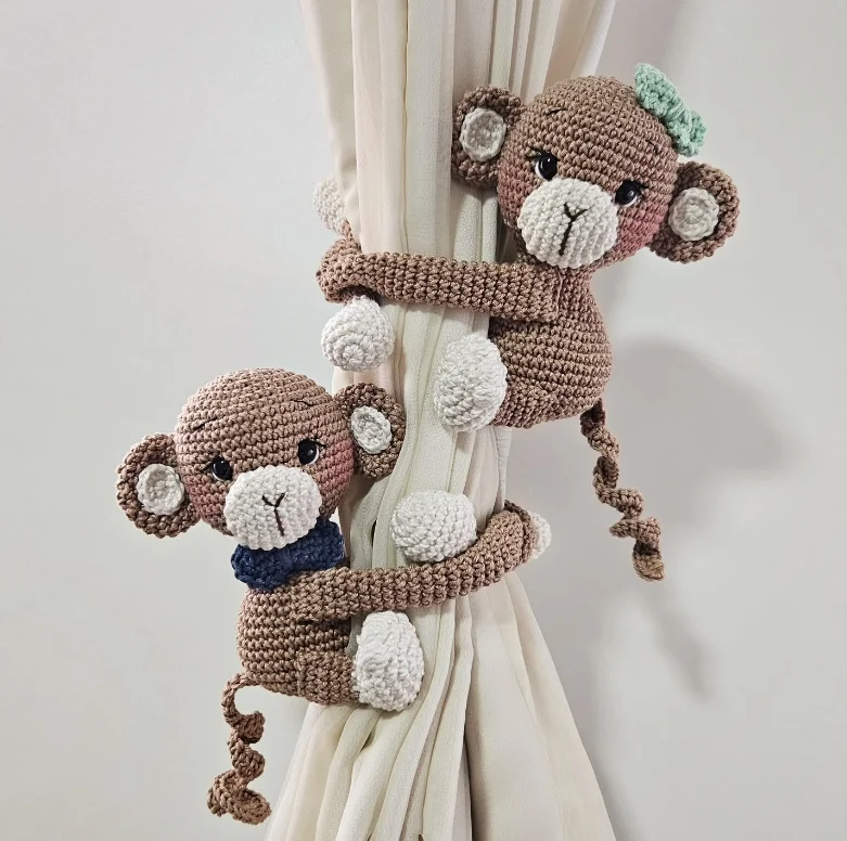 Cute and Creative Long Arm Crochet Animal Curtain Decorations Lovely Giraffe Monkey and Dogs Kids Toys