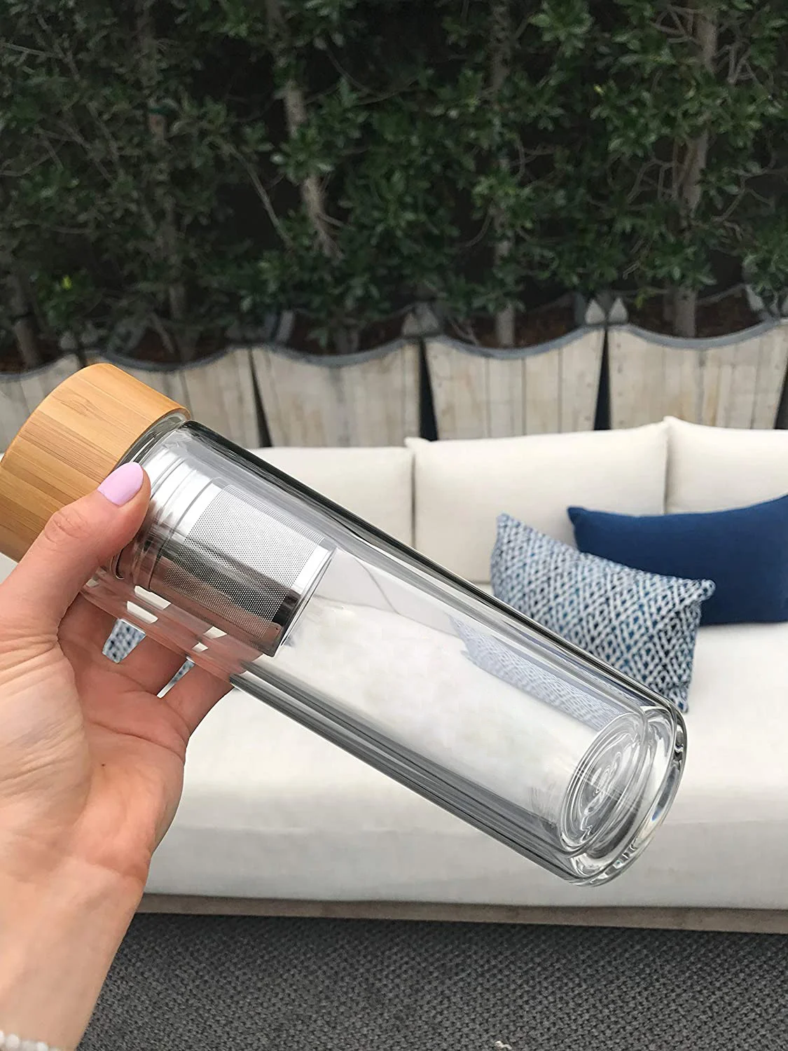 Custom Logo Double Wall Glass Bottles Manufacturer Selling Glass Fruit Tea Infuser Water Bottle with Plastics Lid