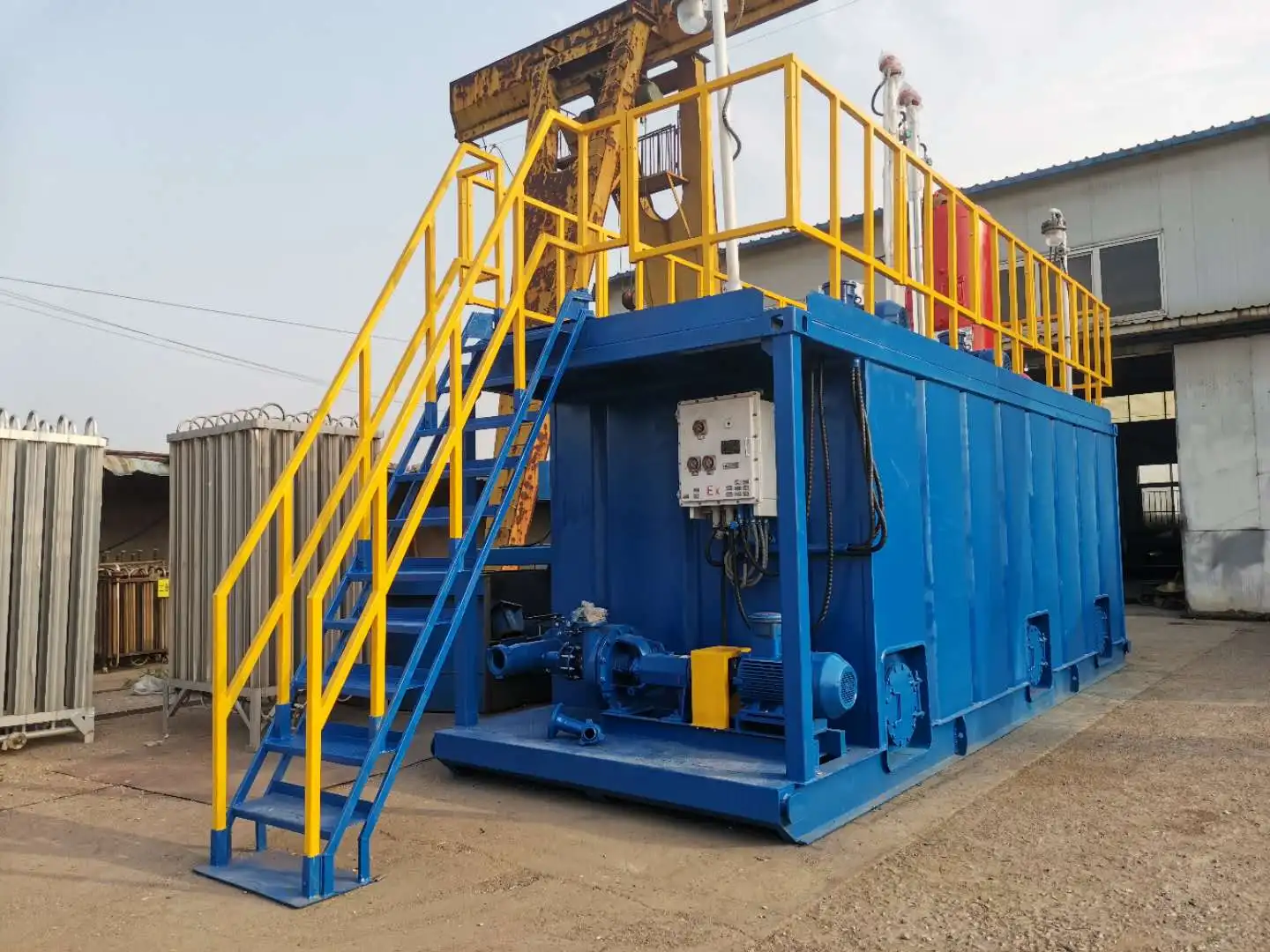 Oilfield drilling slurry system with solids control equipment shale shaker desander desilter mud tank