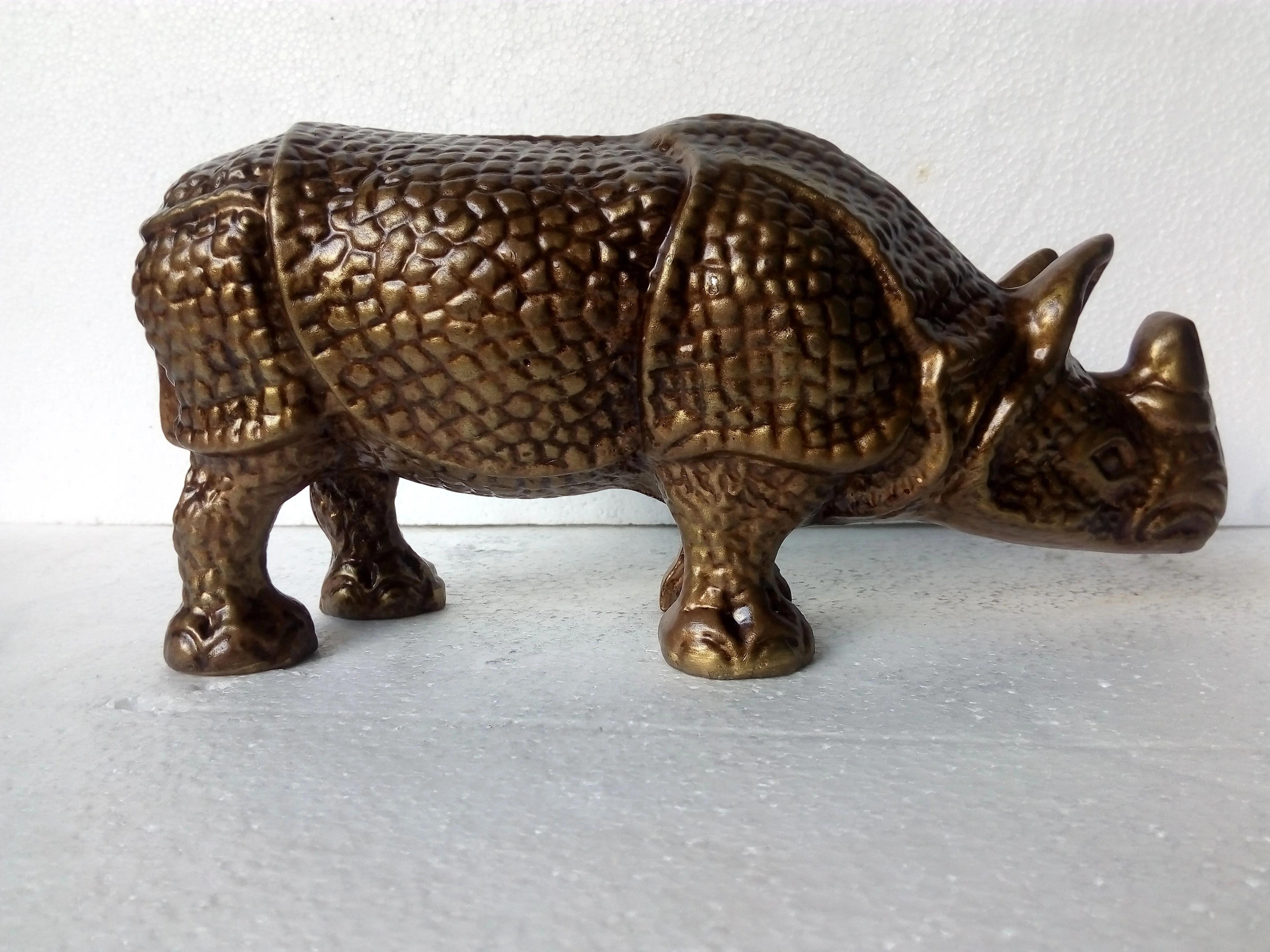 High Quality Large Aluminium Rhinoceros Sculpture Decorative Rhino Statue Figurine For Home Decoration