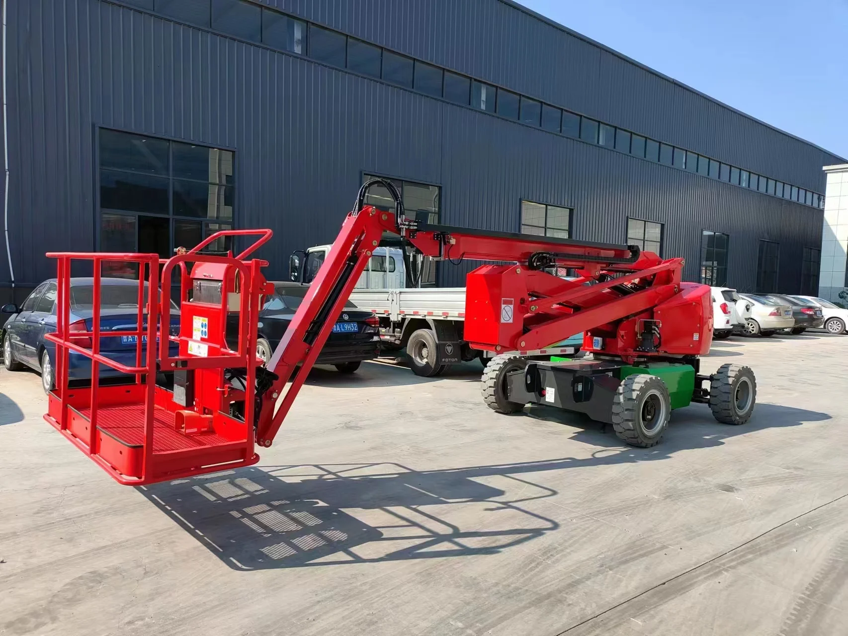 Best Selling High Quality lift aerial work platform Diesel Articulating Boom Aerial Work Platform