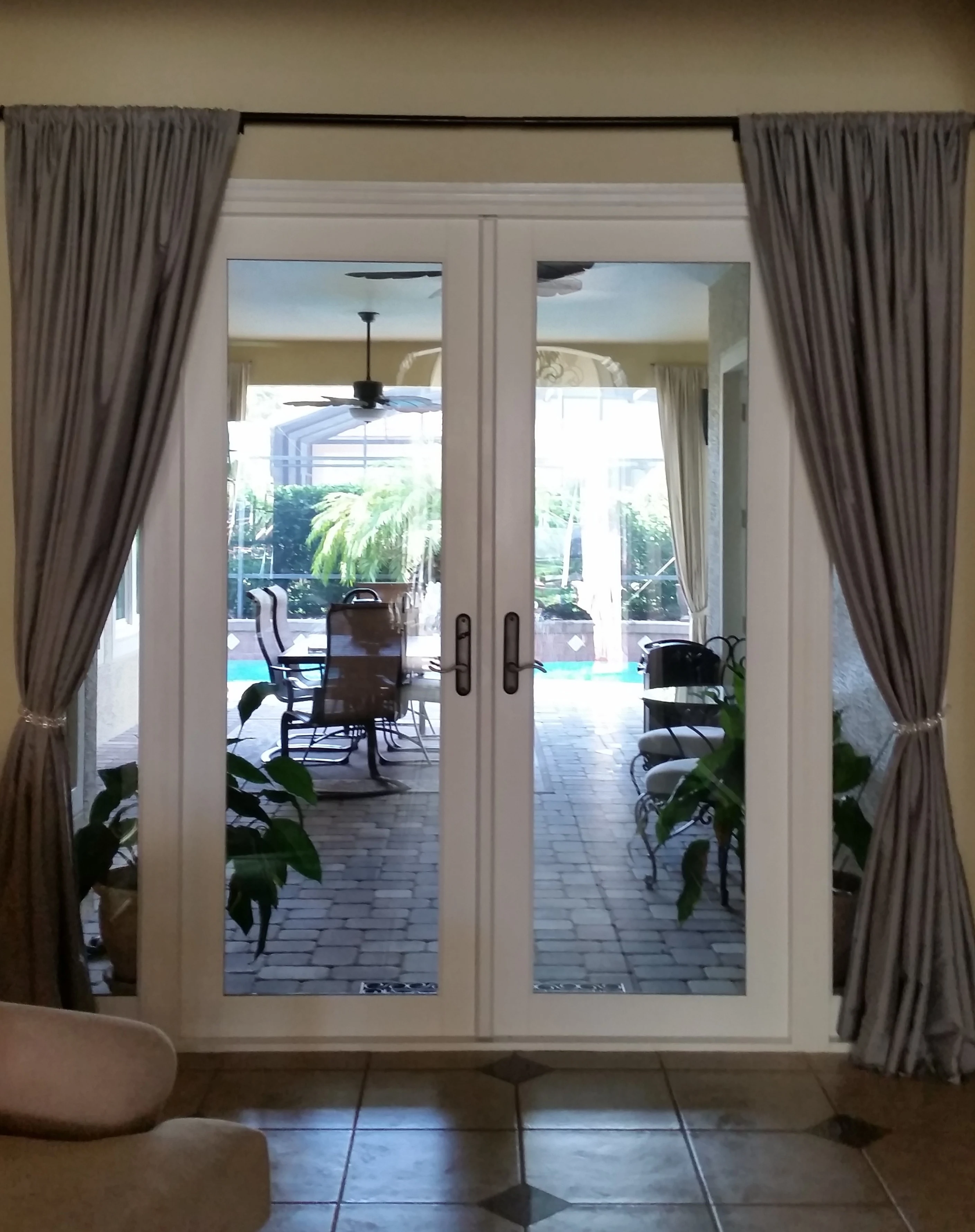 Shanghai TOMA-High Security Impact Glass Casement door/Window, double glass high quality casement door