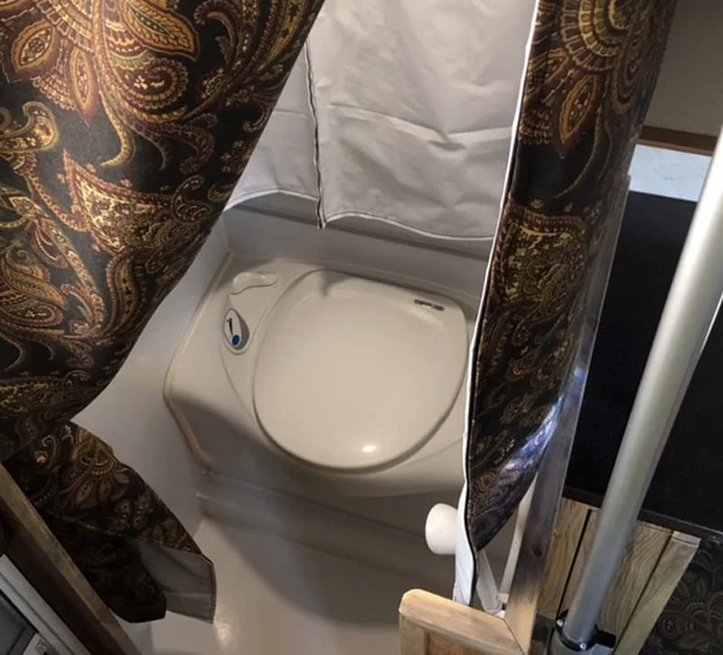 Полностью автономная короткая кровать выдвижная скользящая скользка на грузовике для