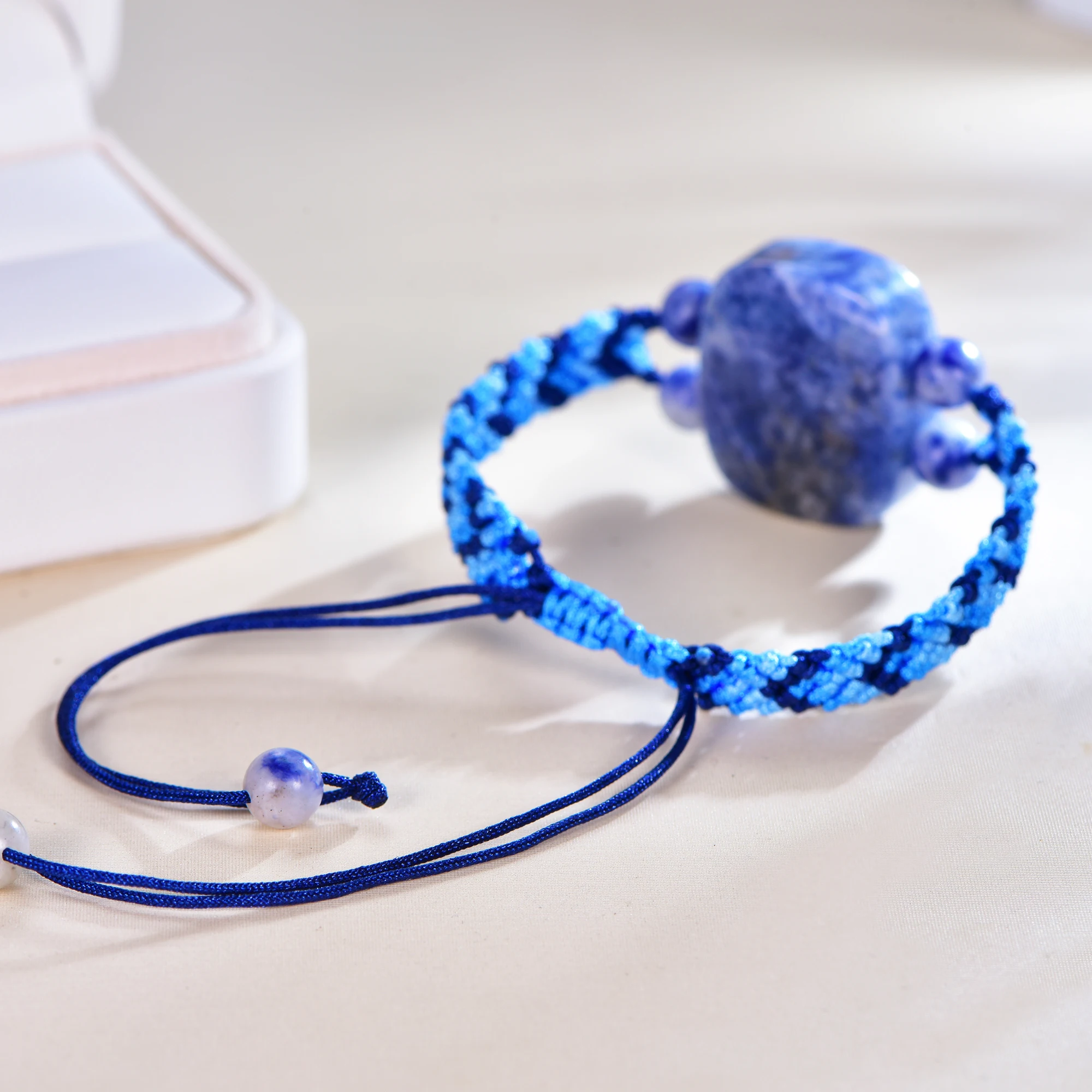Manufacturer Wholesale Natural Semi-Precious Stones Hand-Made Stringing Bracelets With Blue Dots Stones For Women